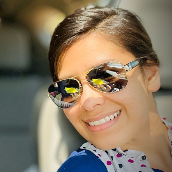 Meet your Posher, Rebecca - Picture 2 of 2